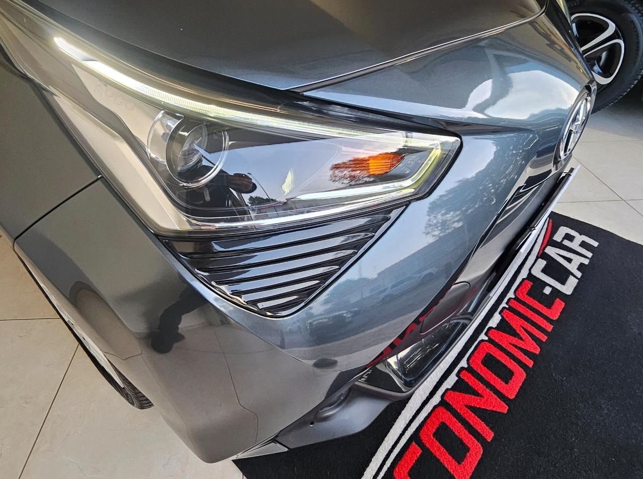 Toyota Aygo Connect 1.0 VVT-i 72 CV 5 porte x-wave grey