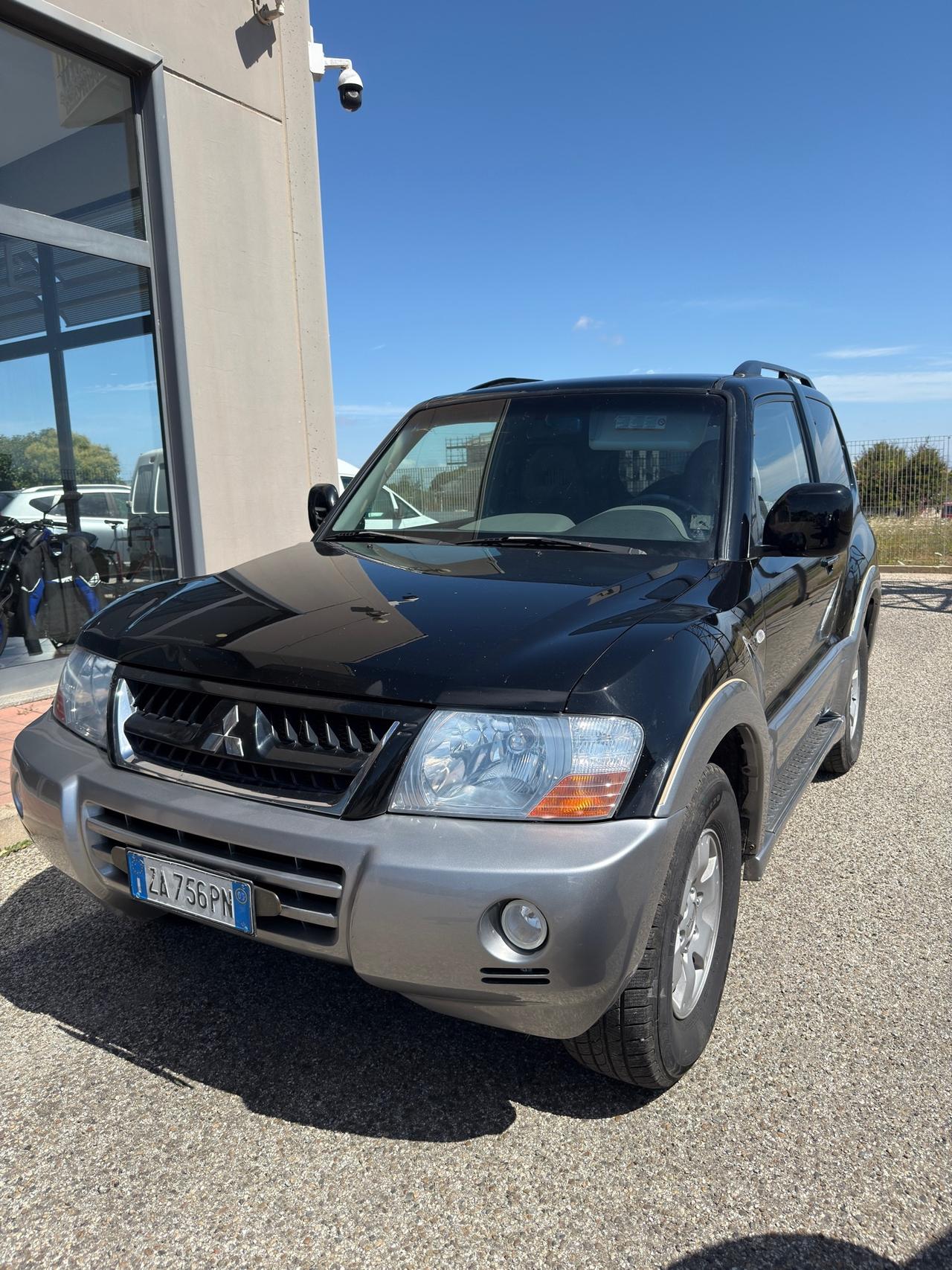Mitsubishi Pajero 3.2 16V DI-D 3p. GLX my03"