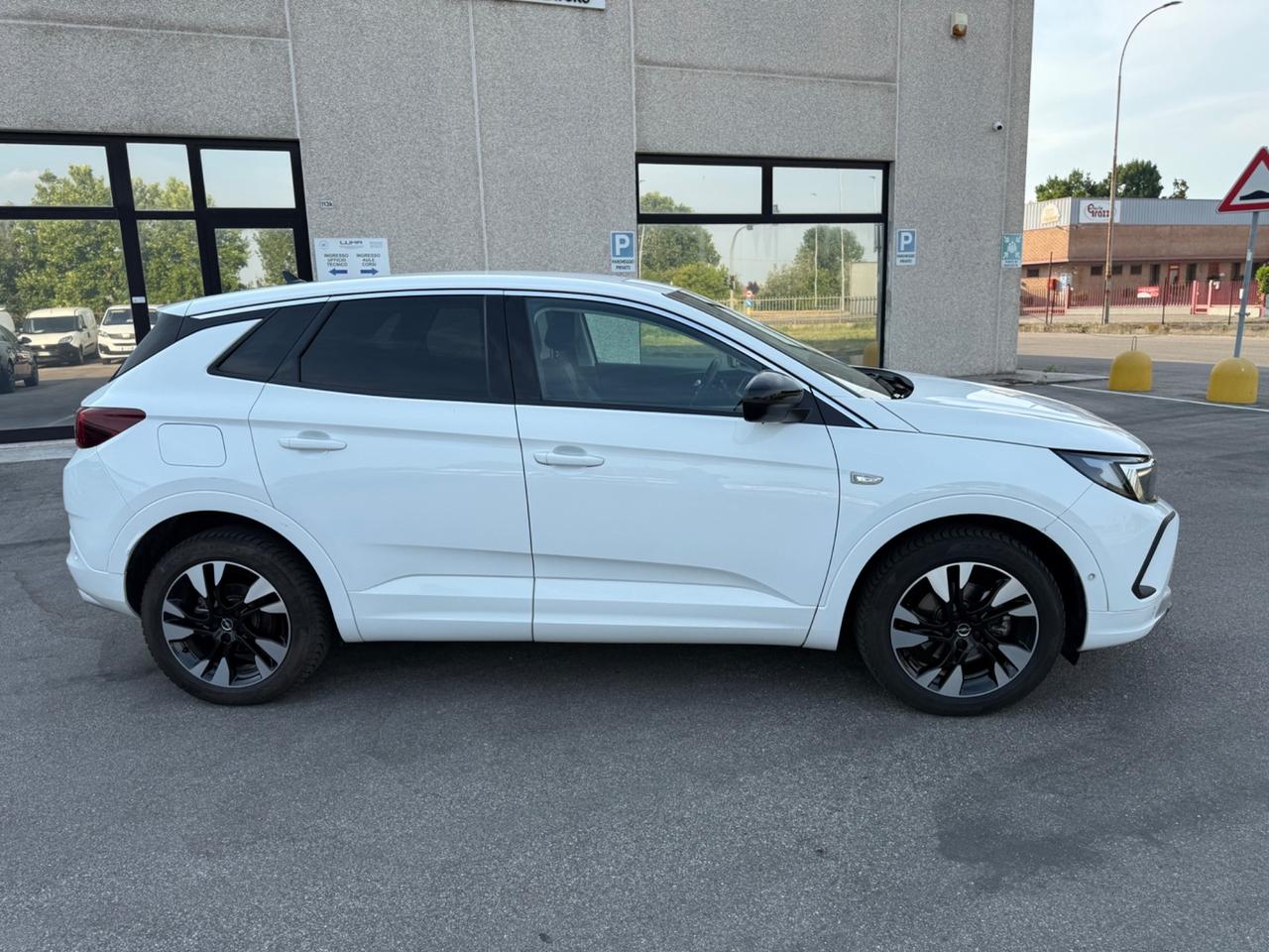 Opel Grandland 1.5 130 cv diesel Ecotec Automatico