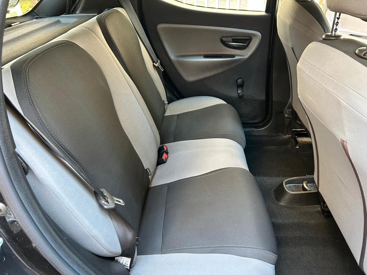 LANCIA YPSILON 1.3 MJT 95CV – 2012 – UNIPROPRIETARIO – GARANZIA 12 MESI – PARI AL NUOVO