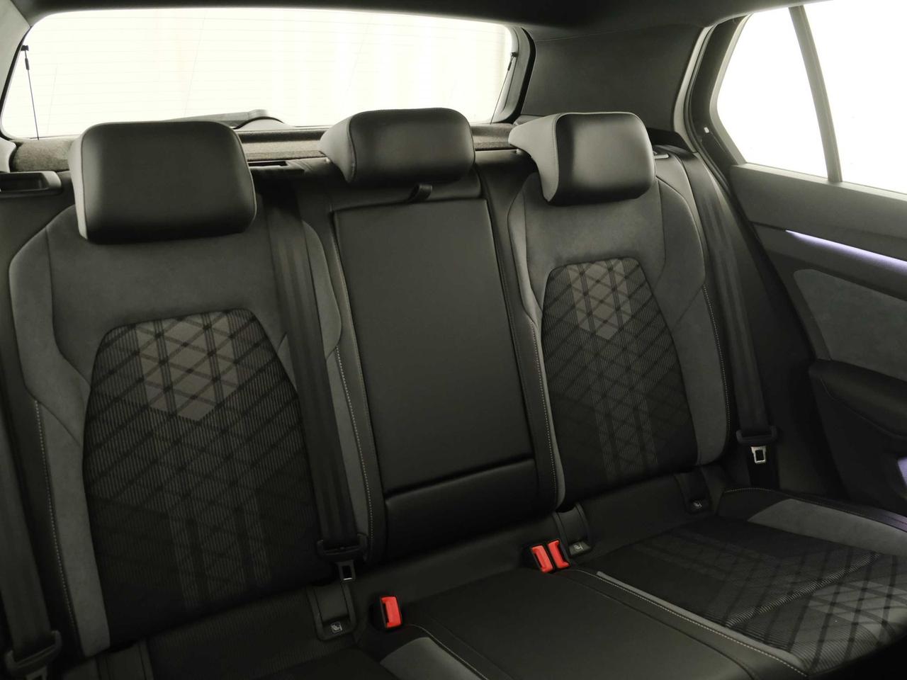 Volkswagen Golf 2.0 tdi scr 150cv r-line dsg