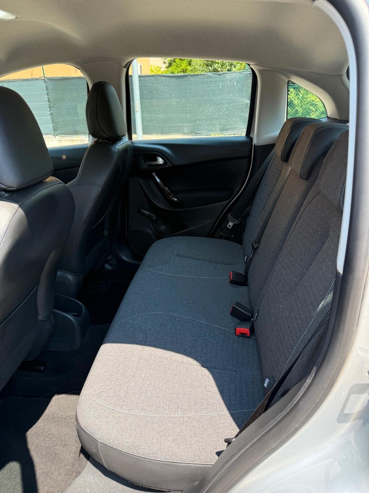 Citroen C3 1.2 - NAV. - NEOPATENTATI - 12 MESI DI GARANZIA -