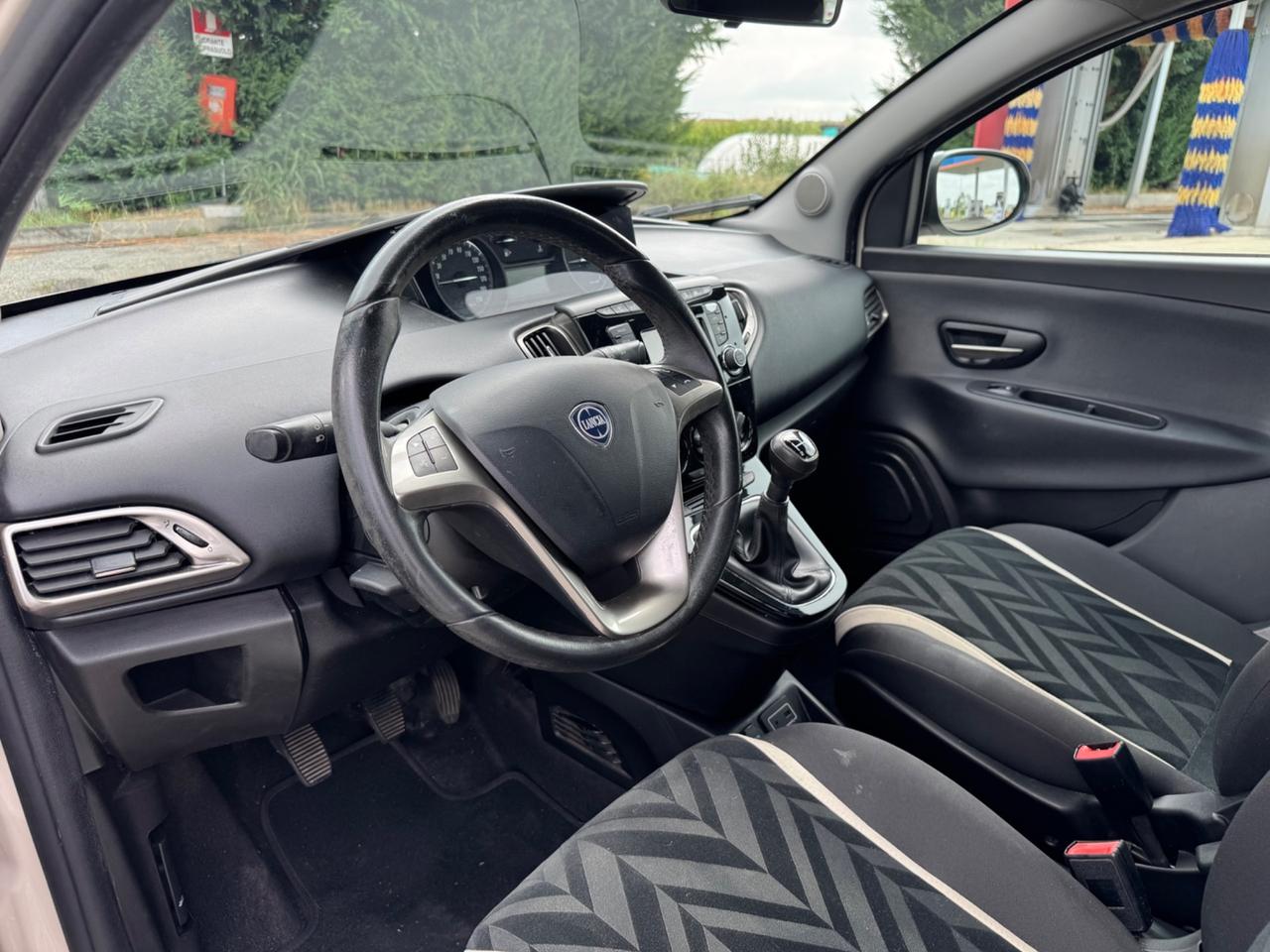 Lancia Ypsilon 1.3 MJT 16V 95 CV 5 porte S&S Silver