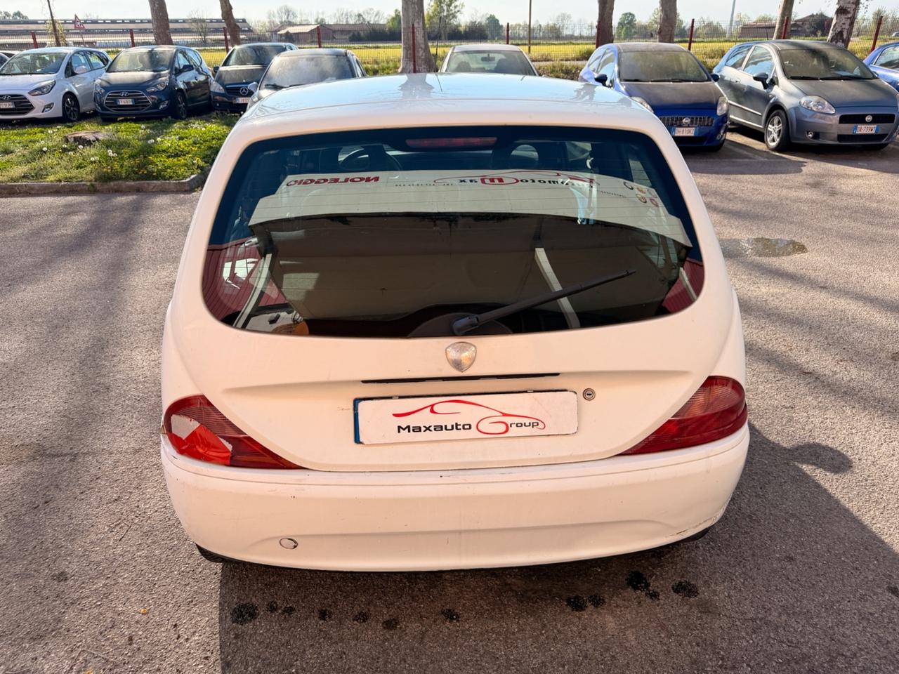 Lancia Y 1.2i 16V cat LX