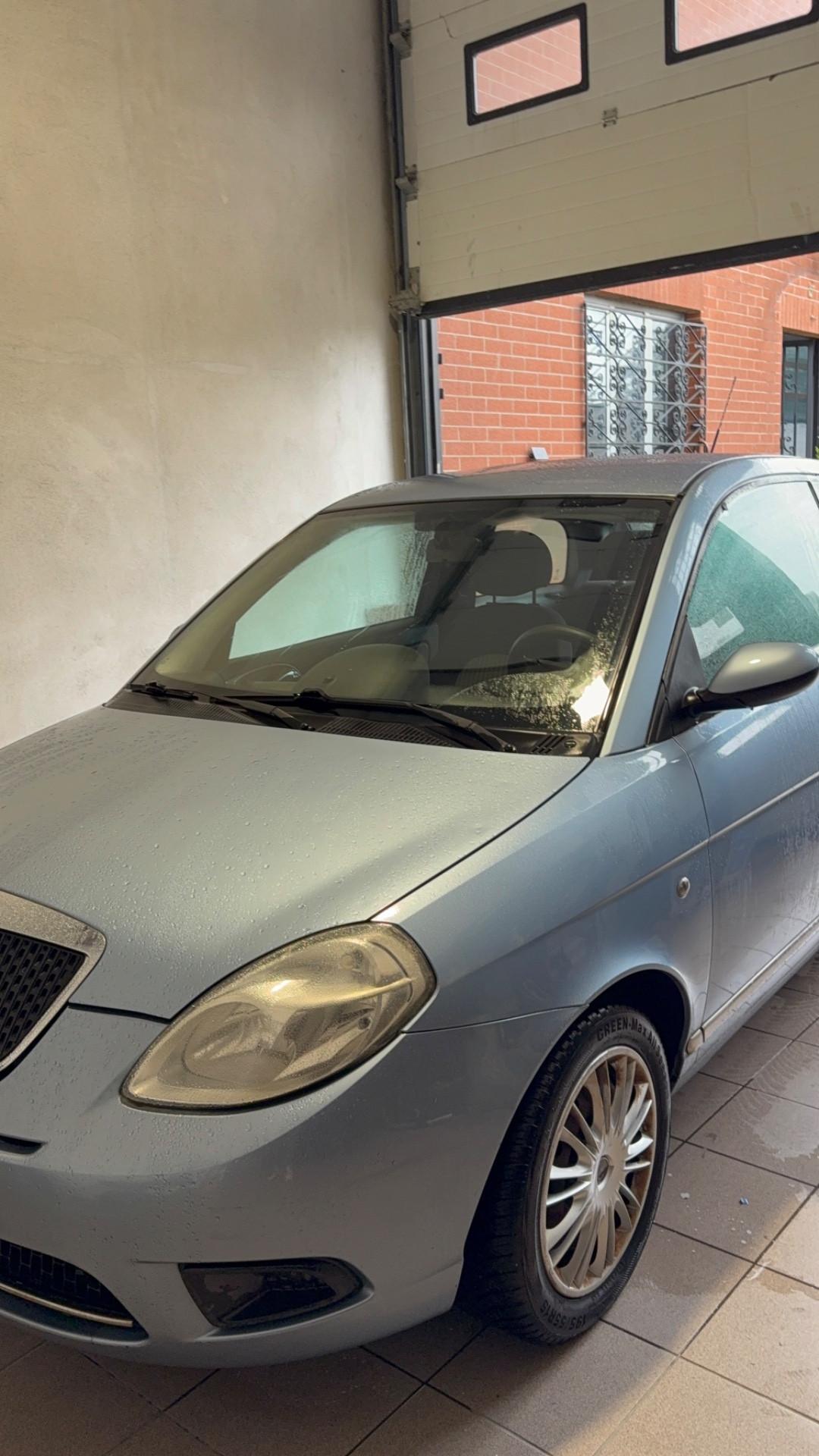 Lancia Ypsilon 1.4 Argento