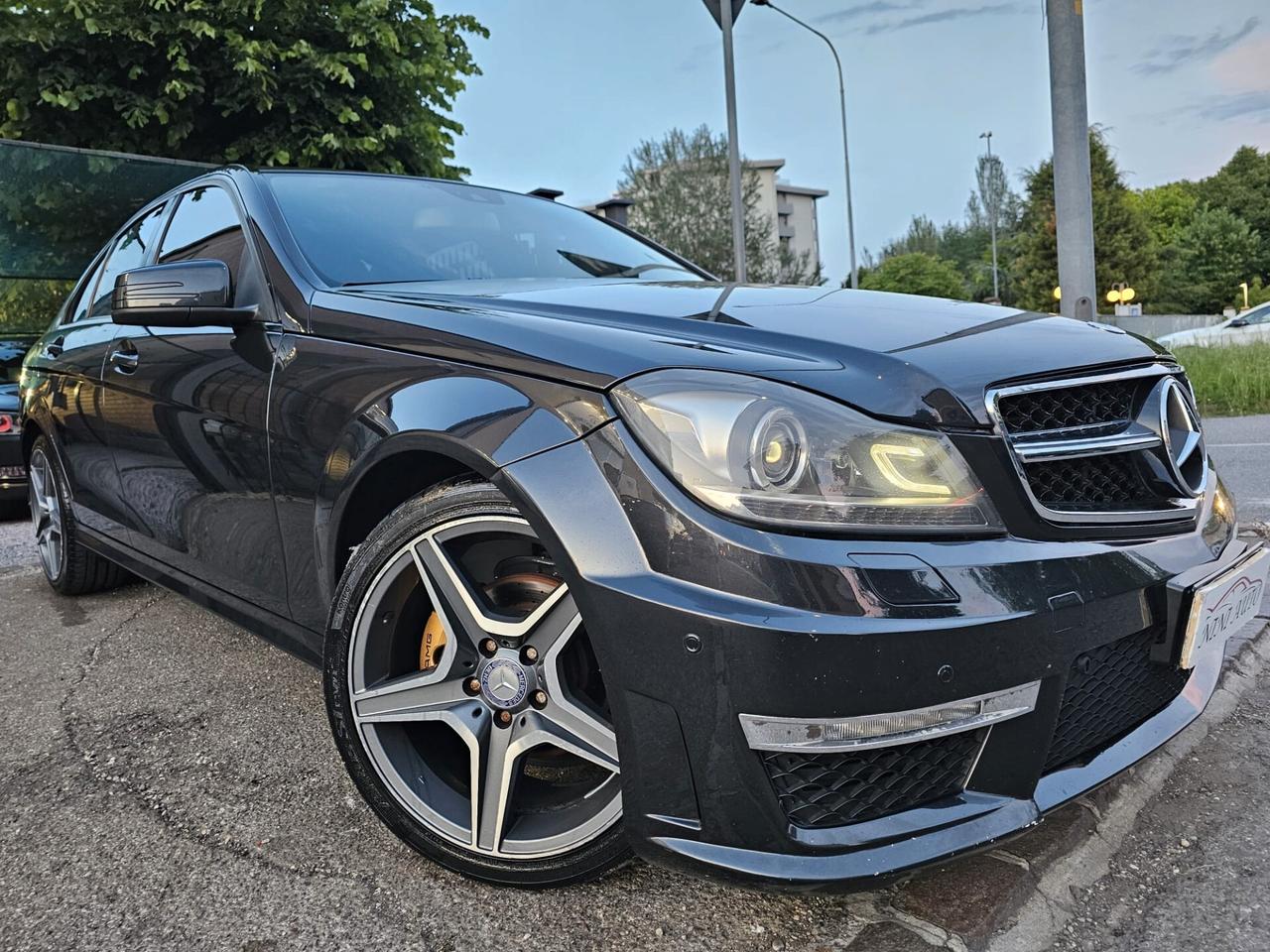 Mercedes-benz C 200 CDI 136cv*Look C63 AMG*Navi*Bi-Xeno*18*