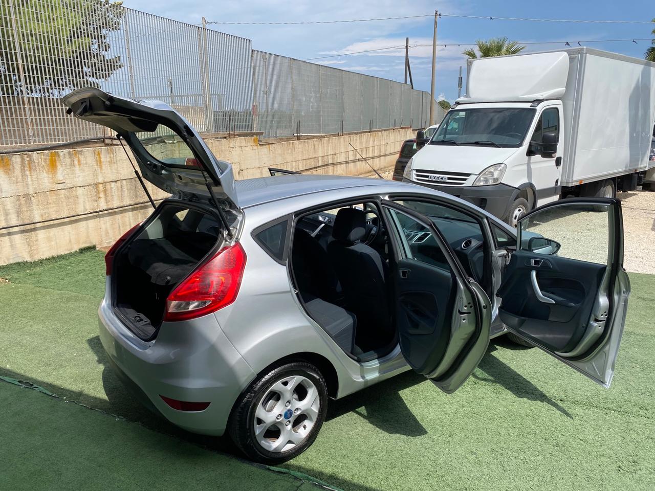 Ford Fiesta 1.4 Diesel 5 Porte Neo Patentati