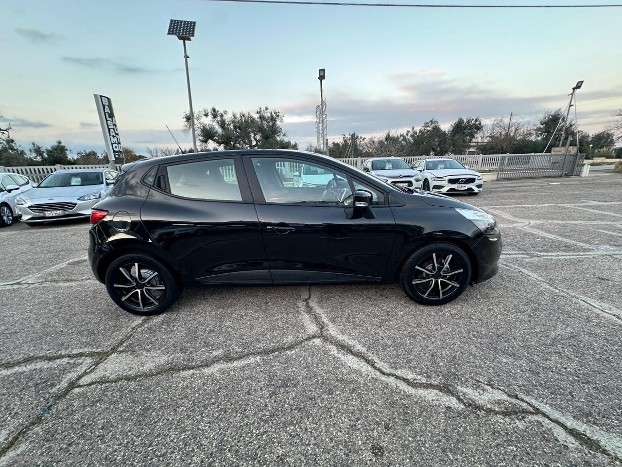 RENAULT Clio 1.5 dCi 8V 75 CV 5p. Wave