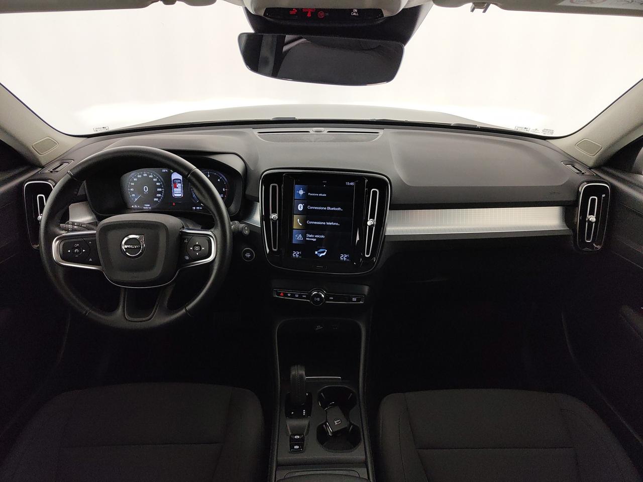 VOLVO XC40 - XC40 2.0 d4 Momentum awd geartronic