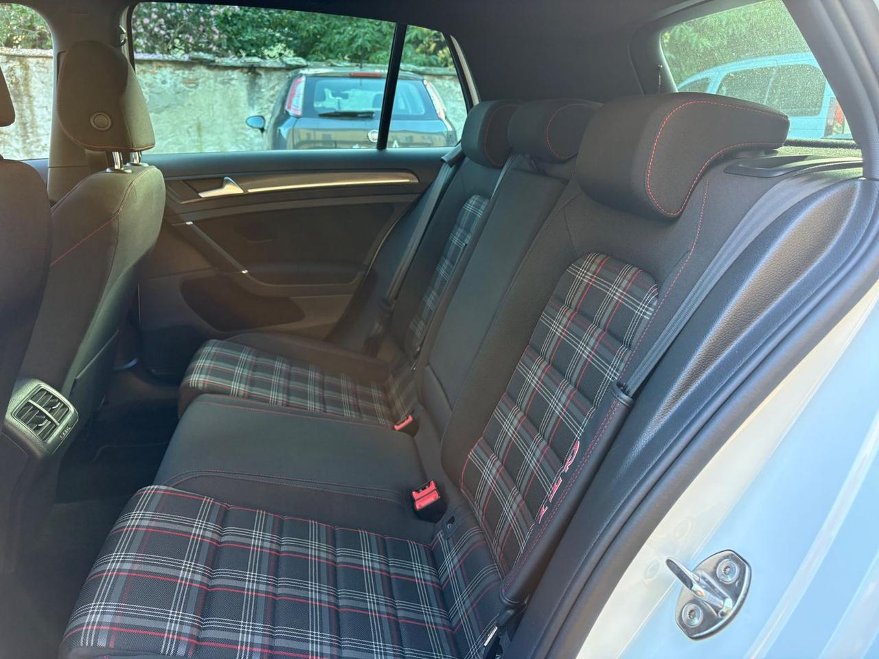 Volkswagen Golf Sport 2.0 GTI Performance #7593