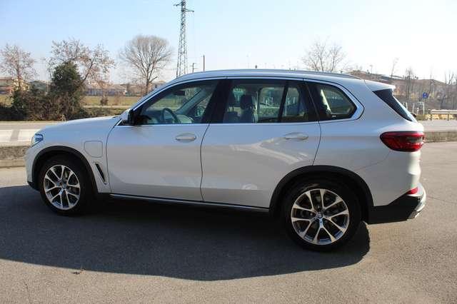 BMW X5 xDrive 45e PLUG-IN HYBRID visibile in sede