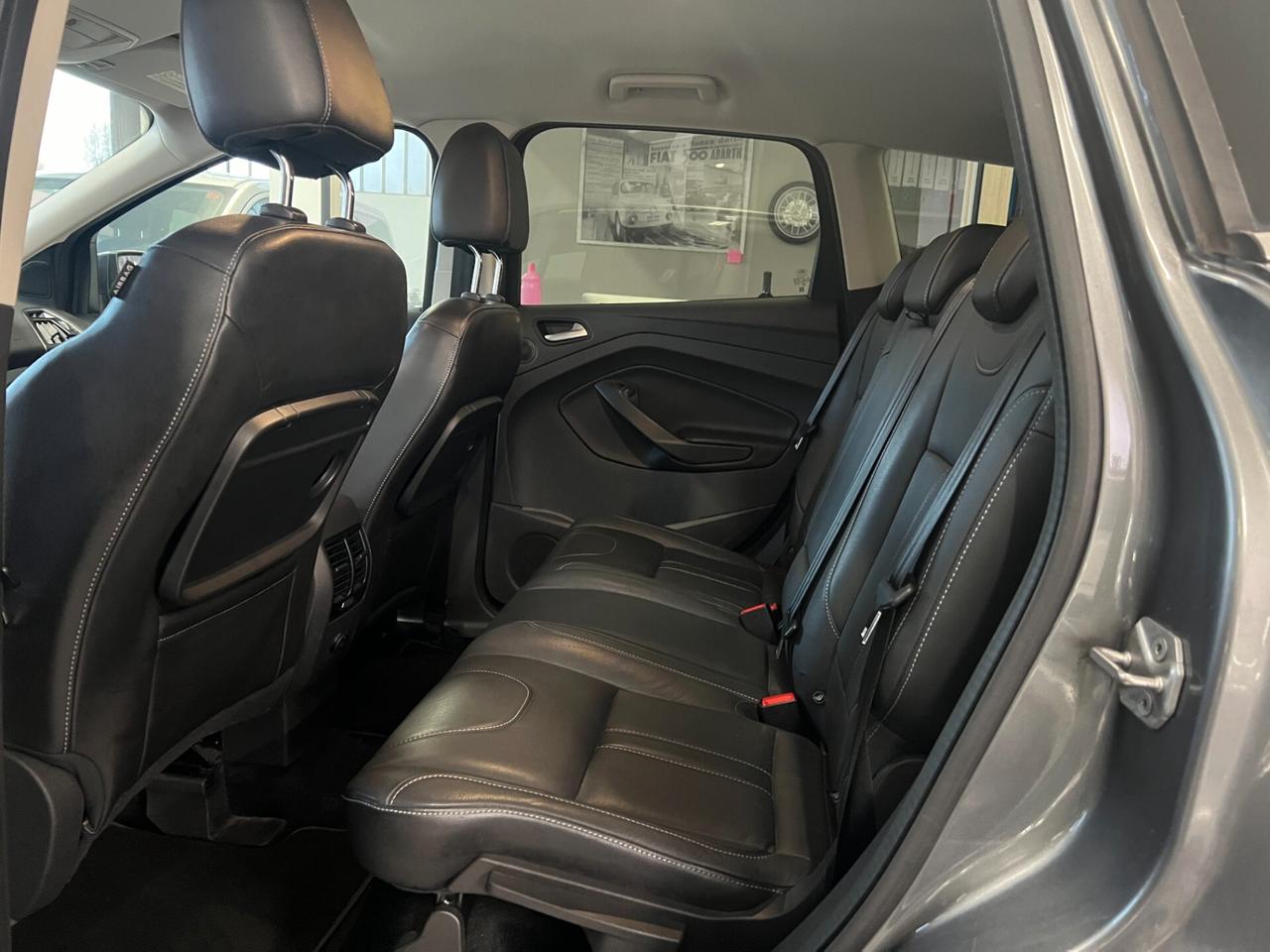 Ford Kuga 2.0 TDCI 163 CV 4WD Powershift Titanium