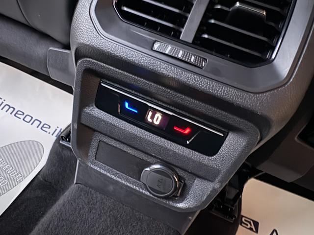 VOLKSWAGEN Tiguan 2.0 TDI 150 CV SCR DSG R-Line LUCI AMBIENTE