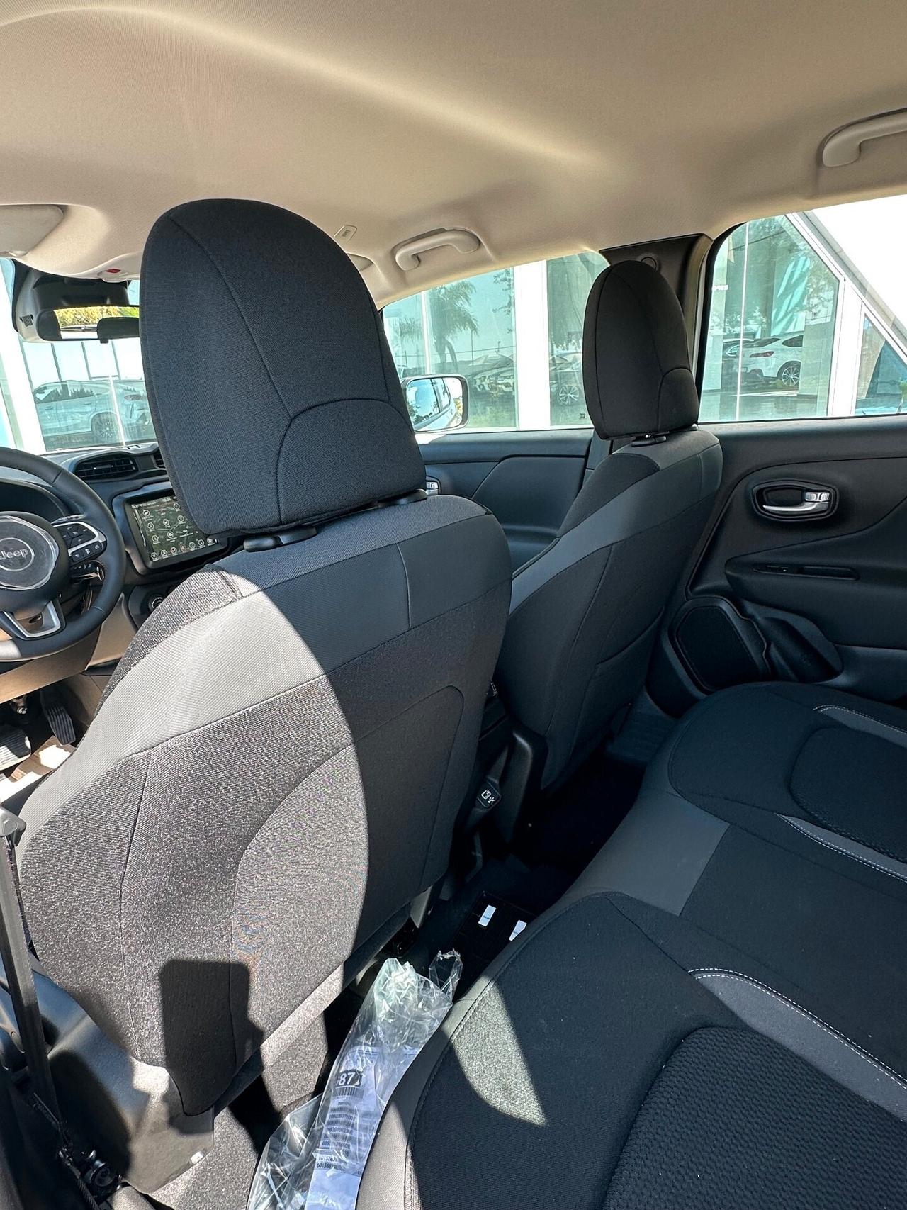 Jeep Renegade phev Altitude offerta T-Stock prezzo imperdibile