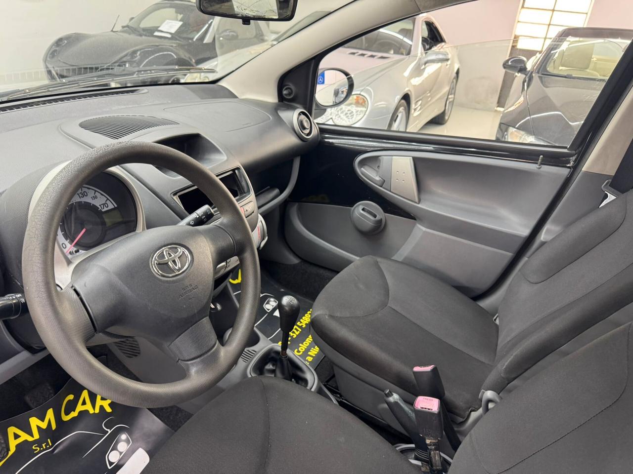 Toyota Aygo 1.0 12V VVT-i 5 porte -OK Neopatentati