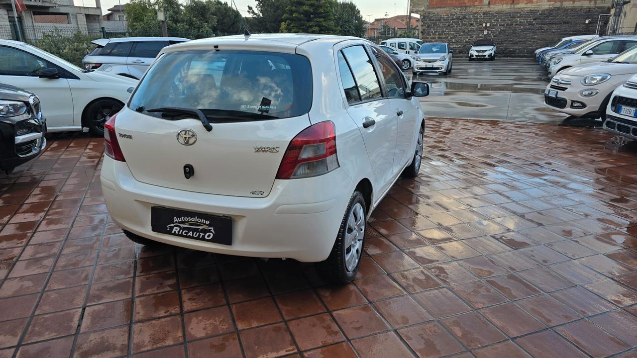 Toyota Yaris 1.0 5 porte Now