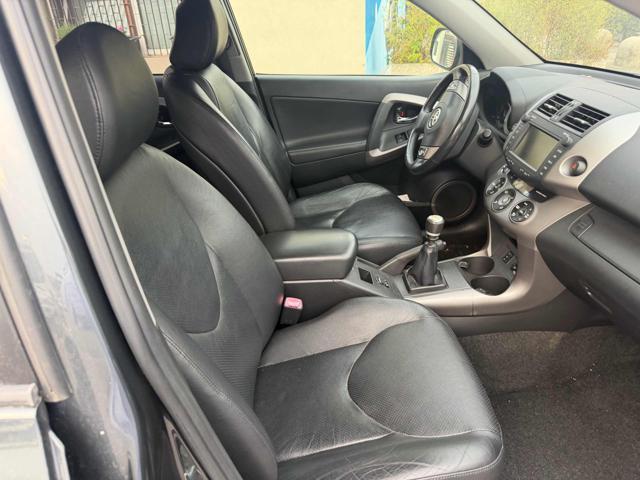 TOYOTA RAV 4 MY23 RAV4 2.2 D-4D 177 CV Luxury senza lavoro da fare