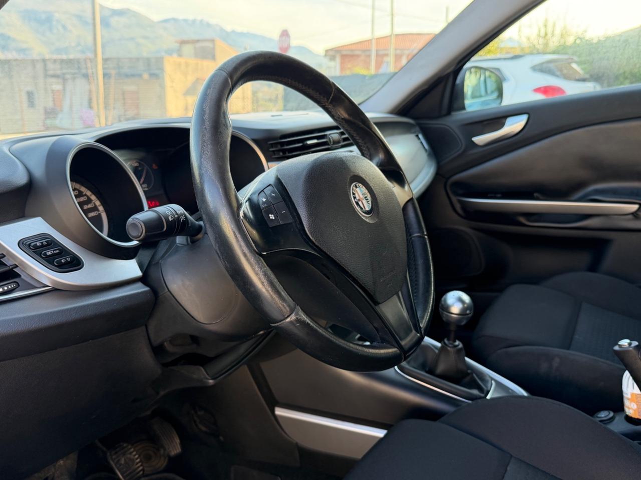 Alfa Romeo Giulietta 1.6 JTDm-2 105 CV Distinctive