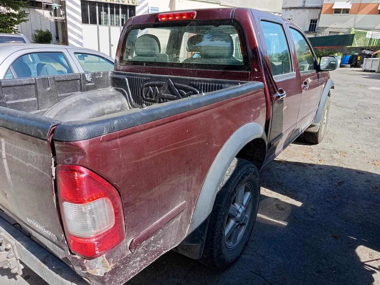 Isuzu D-Max 3.0 TD cat Space Cab 4WD Pick-up LS Aut.