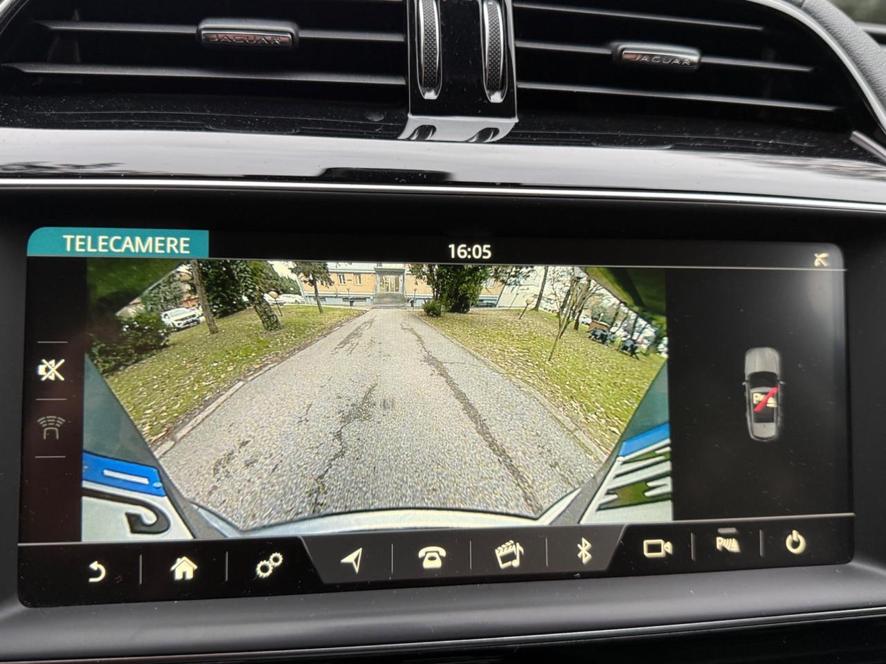 Jaguar F-Pace 2.0 D 180 CV AWD aut. R-Sport