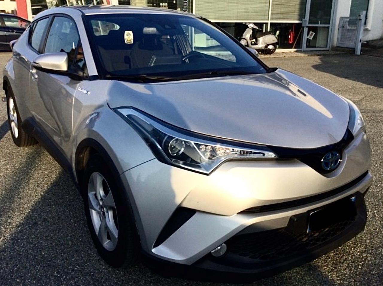 Toyota C-HR 1.8 Hybrid E-CVT Business