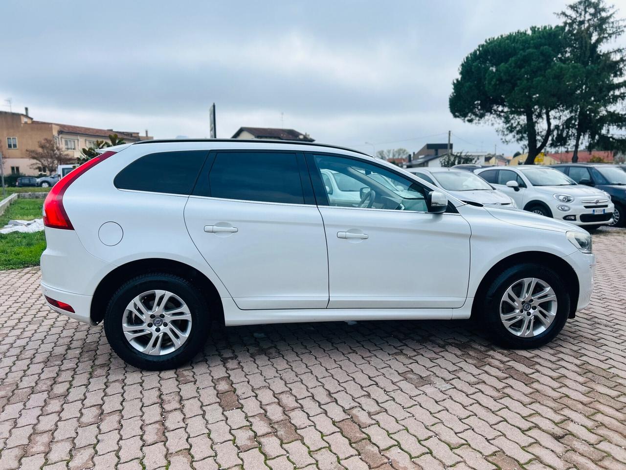 Volvo XC 60 XC60 D4 Geartronic R-design Momentum