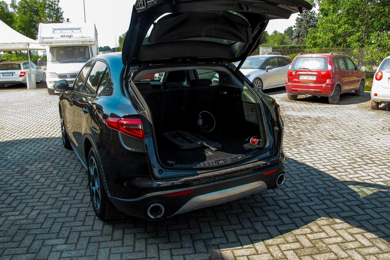 Alfa Romeo Stelvio 2.2 Turbodiesel 160 CV AT8 RWD Business