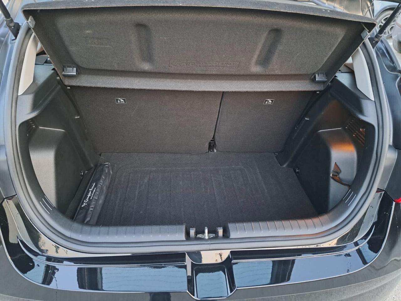 Hyundai i20 1.2 MPI MT Connectline