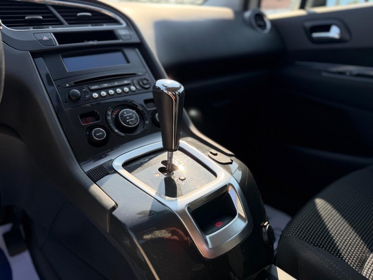 Peugeot 5008 1.6 e-HDi 112CV Stop&Start cambio robotizzato Tecno