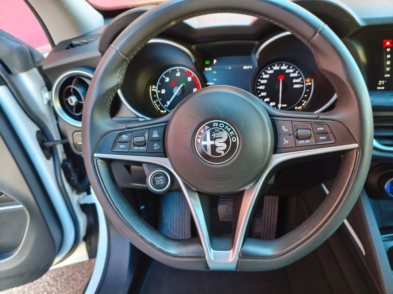 Alfa Romeo Stelvio 2.2 Turbodiesel 160 CV AT8 RWD Sport-Tech