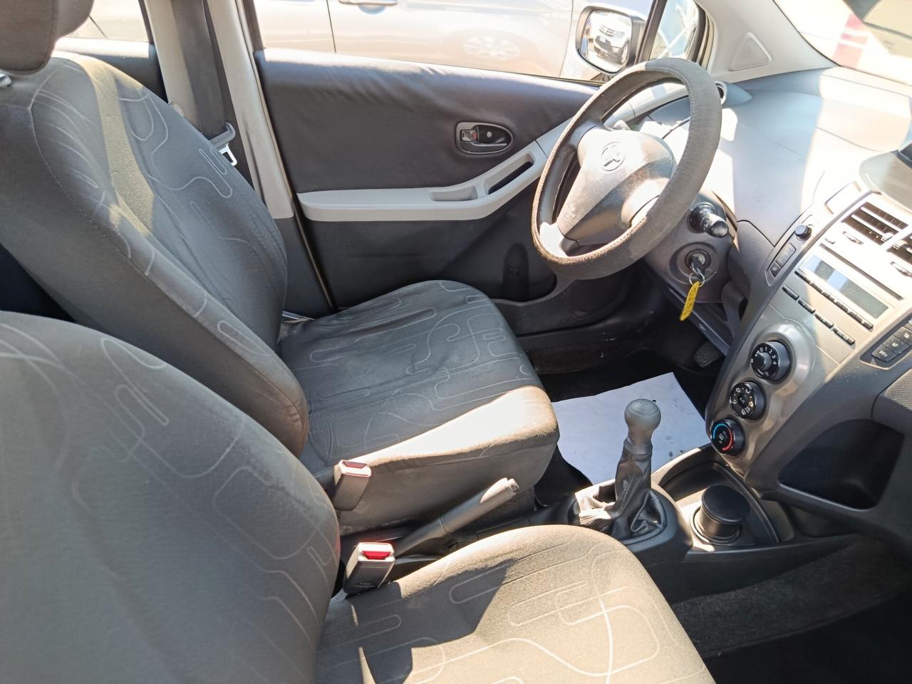 Toyota Yaris 1.0 5 porte Sol 2011