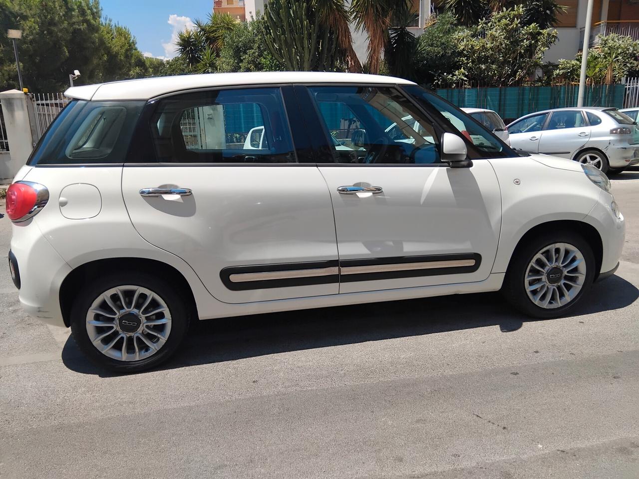 FIAT 500L 1.4 LOUNGE 95CV 12 MESI GARANZIA