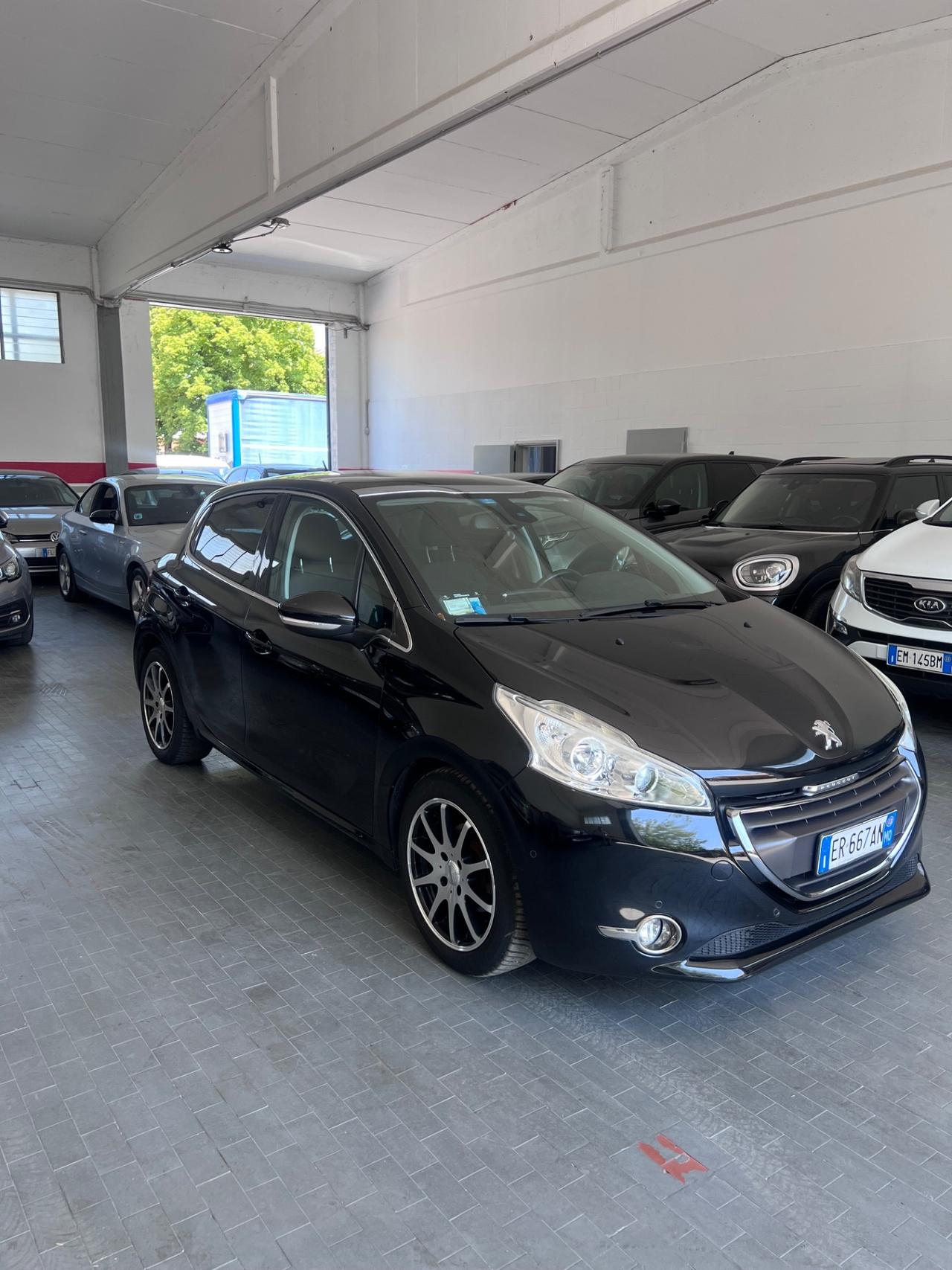 Peugeot 208 1.6 e-HDi 92 CV Stop&Start 5 porte Allure