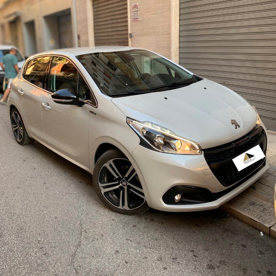 Peugeot 208 BlueHDi 100cv GT Line **FULL**