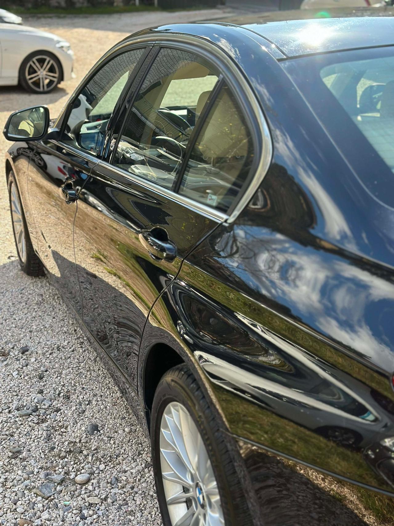 Bmw 320d xDRIVE LUXURY KMCERT UNICOPR KMCERT