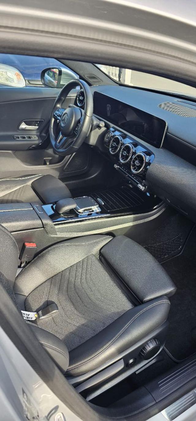 MERCEDES-BENZ A 180 d Automatic Business