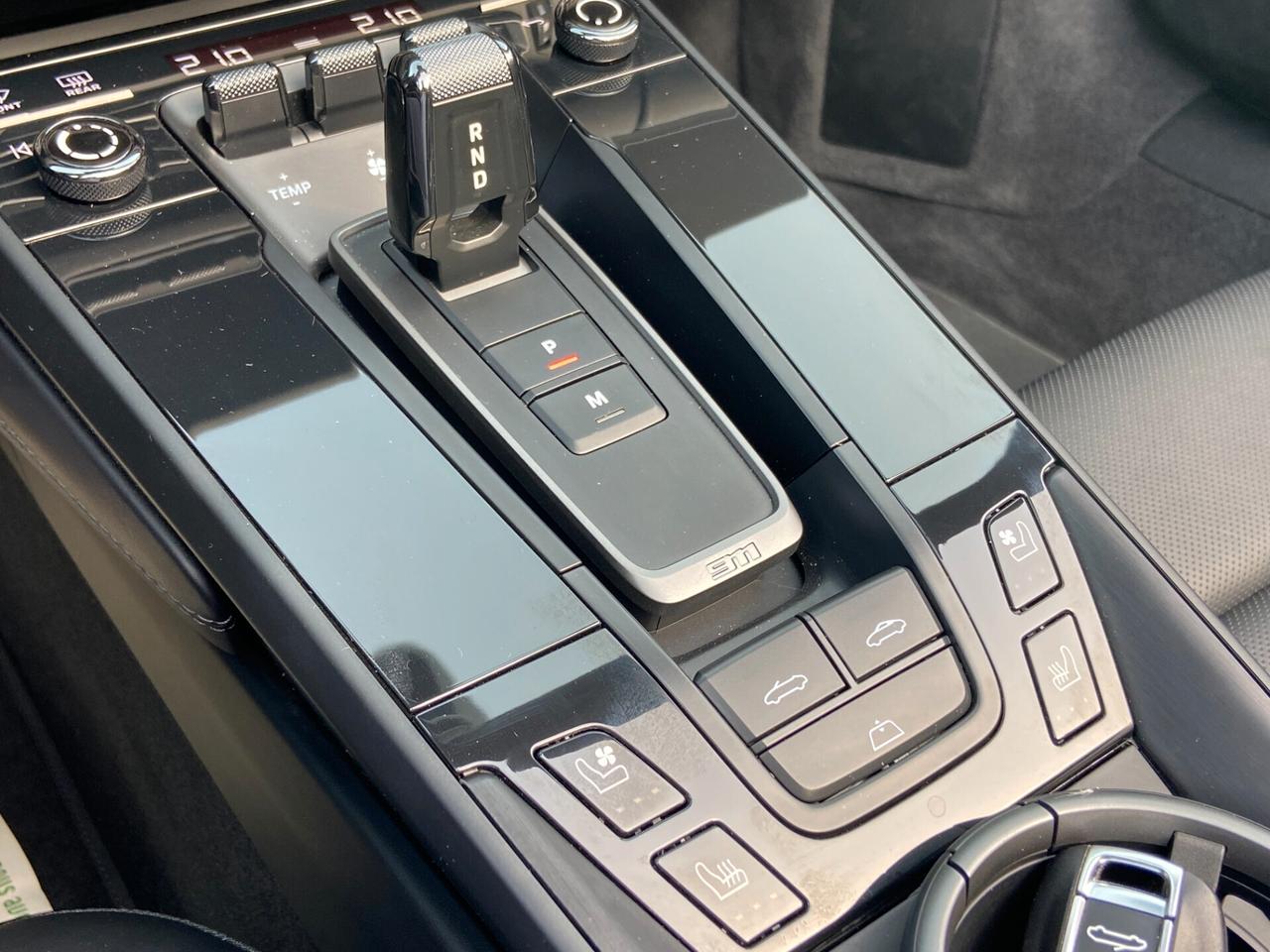 Porsche 911 992 Carrera Cabrio 3.0 GTS auto