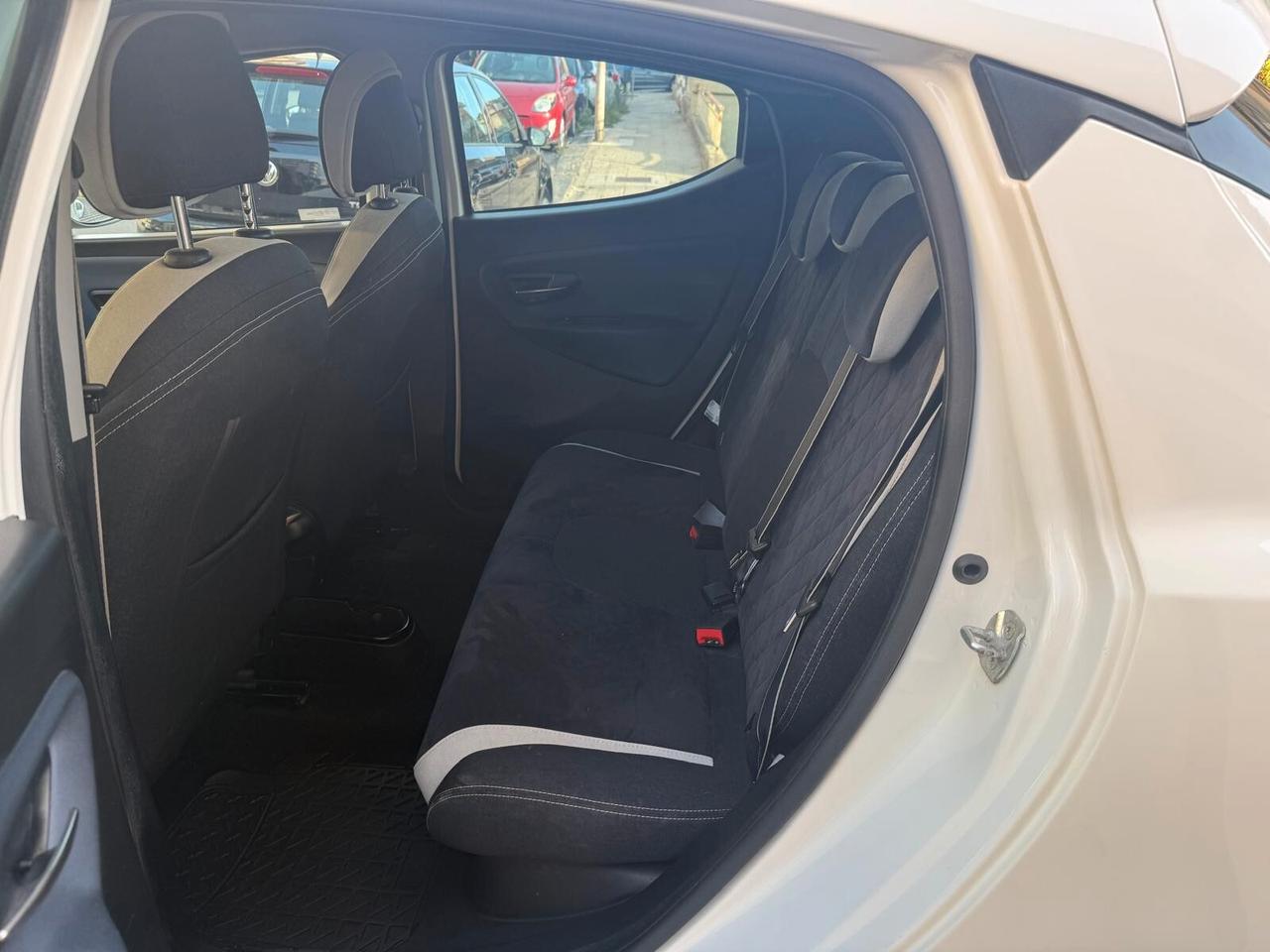 Lancia Ypsilon 1.2 69 CV 5 porte Gold