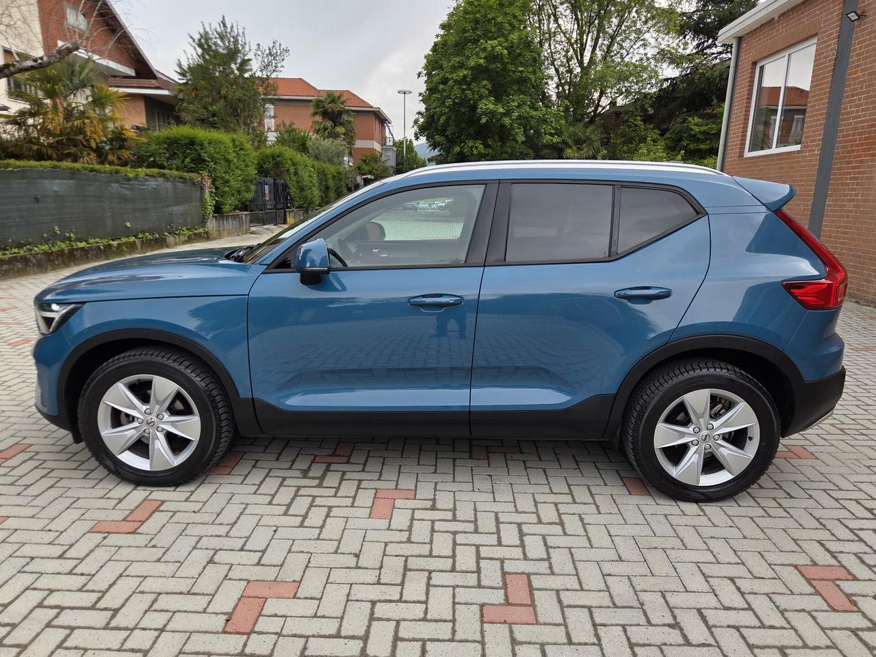 Volvo XC40 T2 automatico Core 129cv