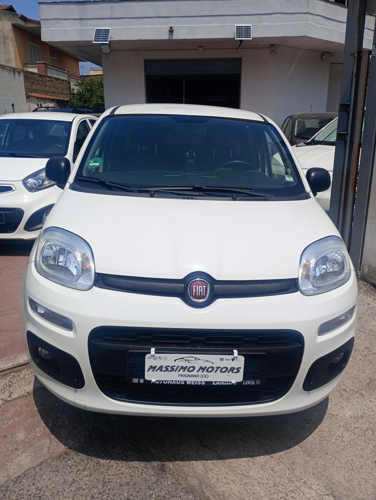 Fiat Panda 1.2 Lounge uconnect,pari al nuovo.