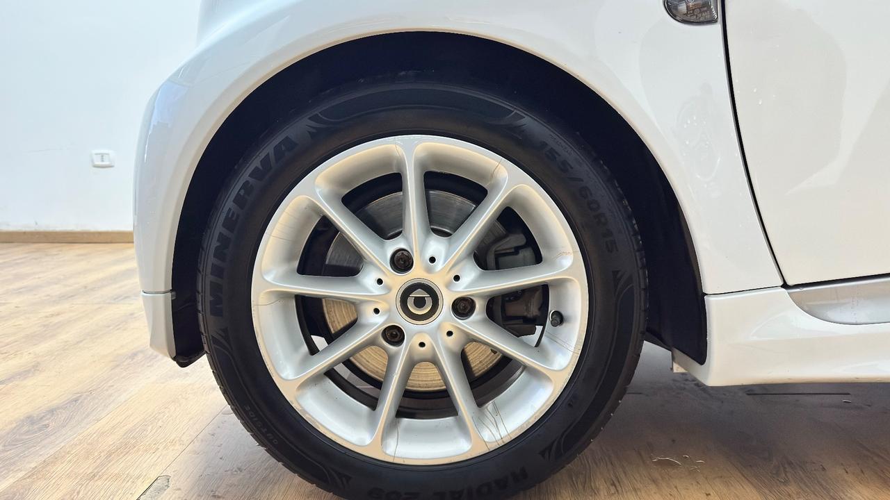 Smart ForTwo 1000 52 kW MHD coupé passion