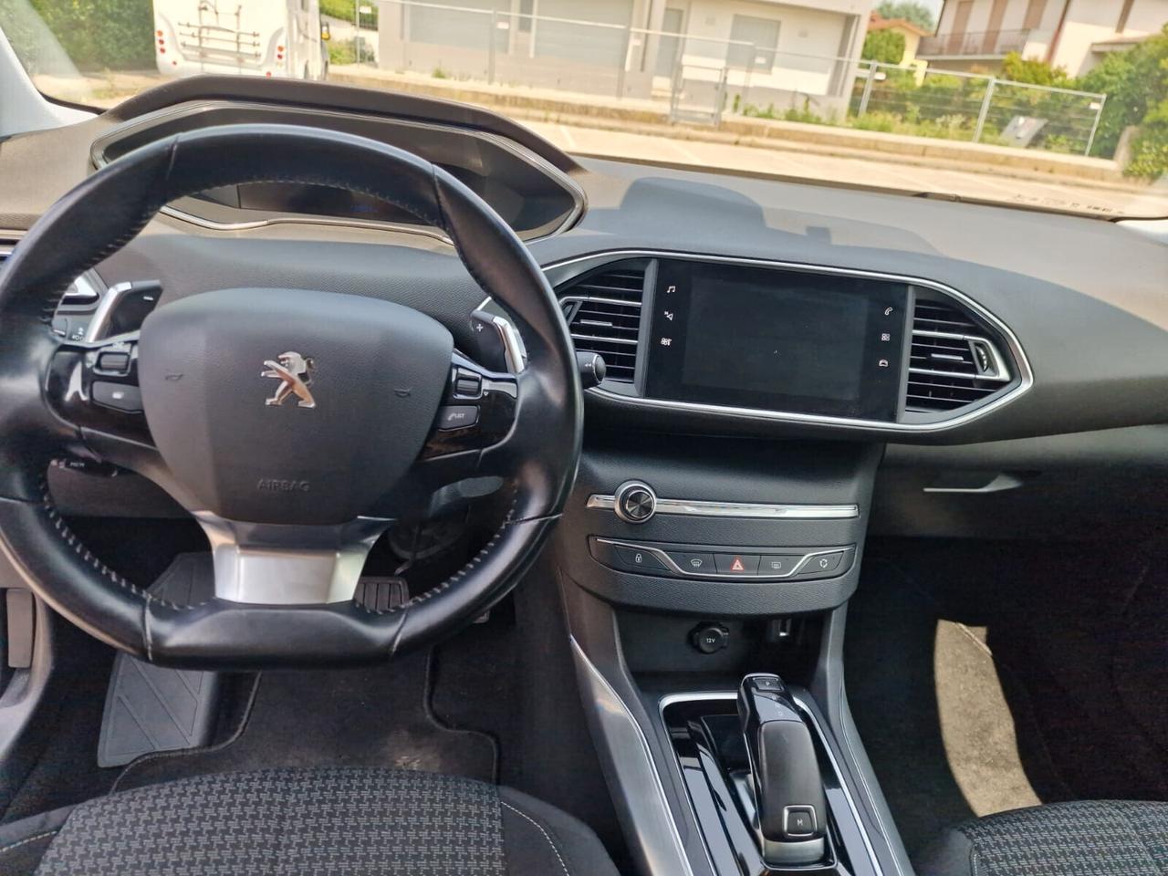Peugeot 308 BlueHDi 130 S&S Allure