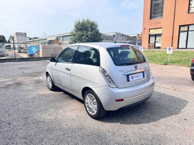 Lancia Ypsilon 1.2 8v Argento