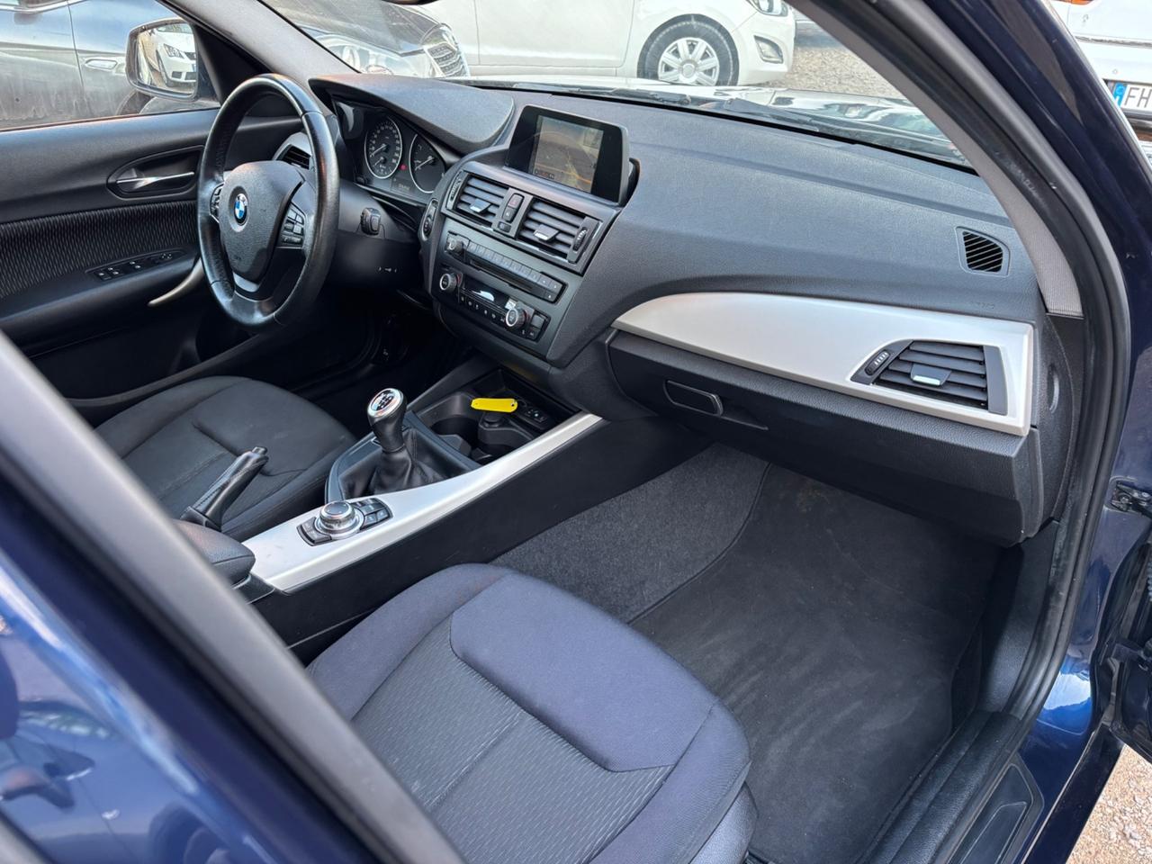 Bmw 116 116d 5p. Urban