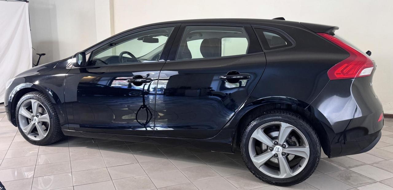 Volvo V40 2.0 d2 Momentum my17