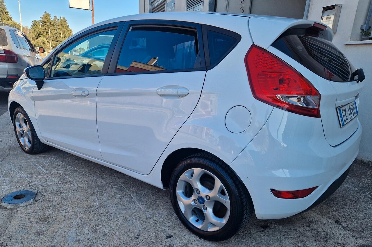 Ford Fiesta Ikon 1.4 TDCi 70CV 5 porte