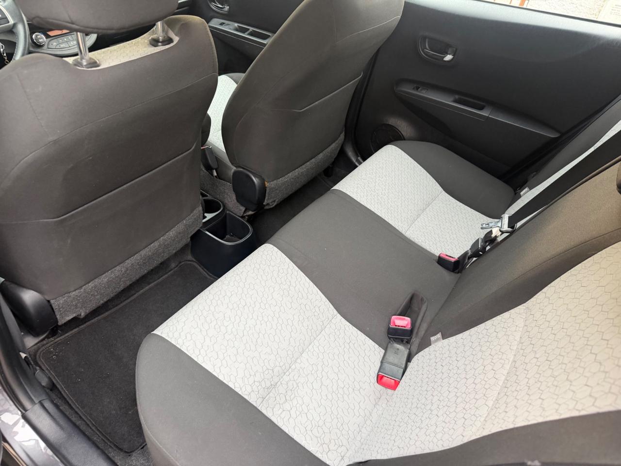 Toyota Yaris 1.3 3 porte Lounge CVT Stop & Start