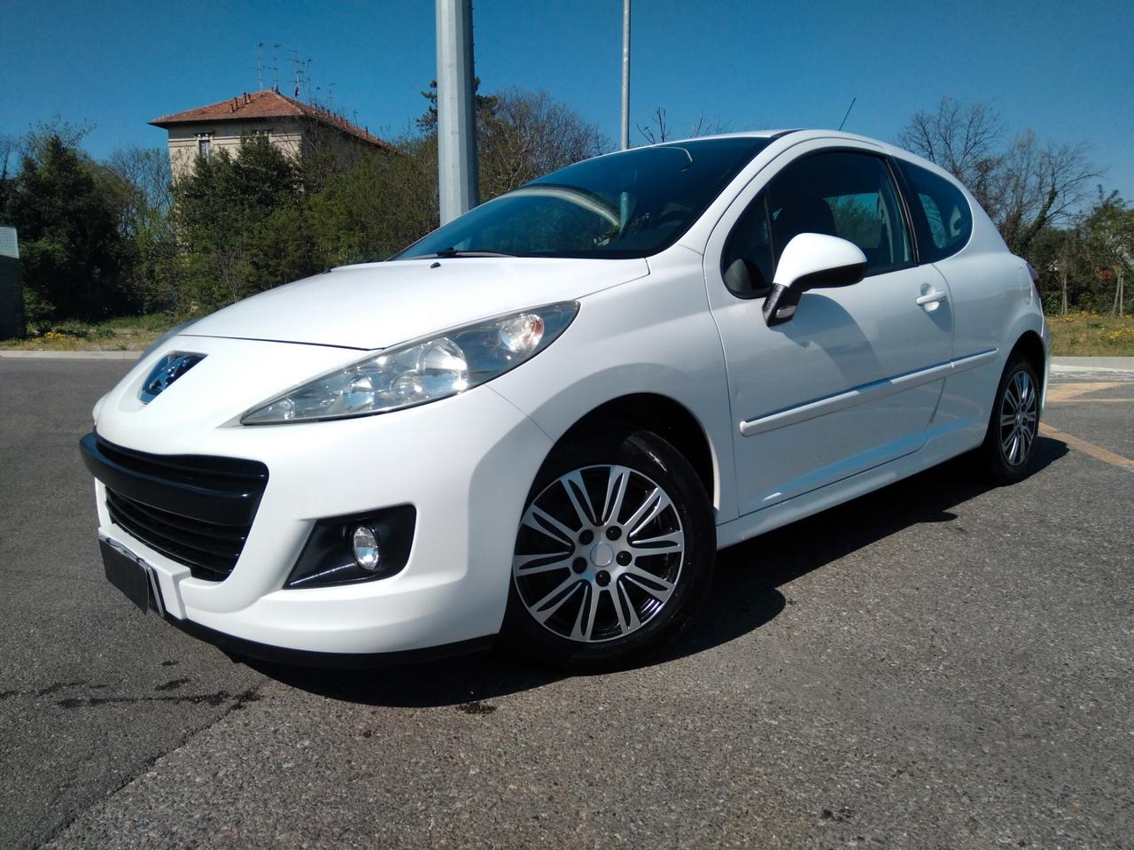 Peugeot 207 1.4 8V 75CV 3p. Energie ECO GPL x neopatentati