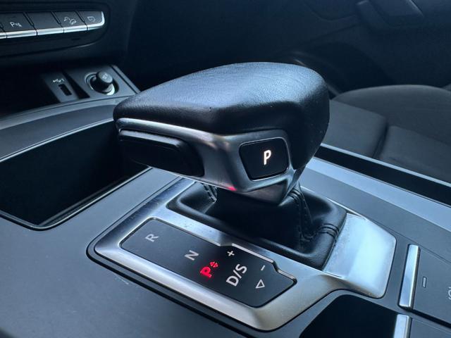 AUDI Q5 40 TDI quattro S tronic S line