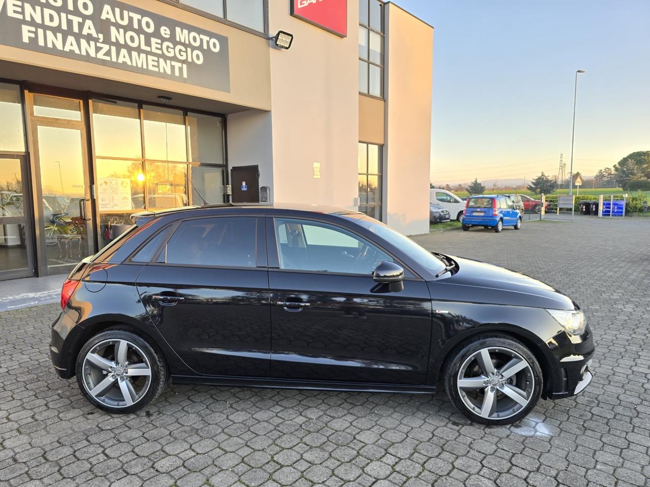 Audi A1 - 1.6 TDI S tronic|S LINE|PALETTE F1|CERCHI S LINE